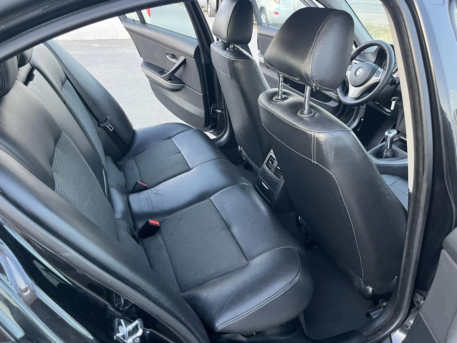 BMW 320 2.0d 163кс 6 ск EURO 4 КОЖА С ПОДГРЕВ, снимка 10 - Автомобили и джипове - 56154794
