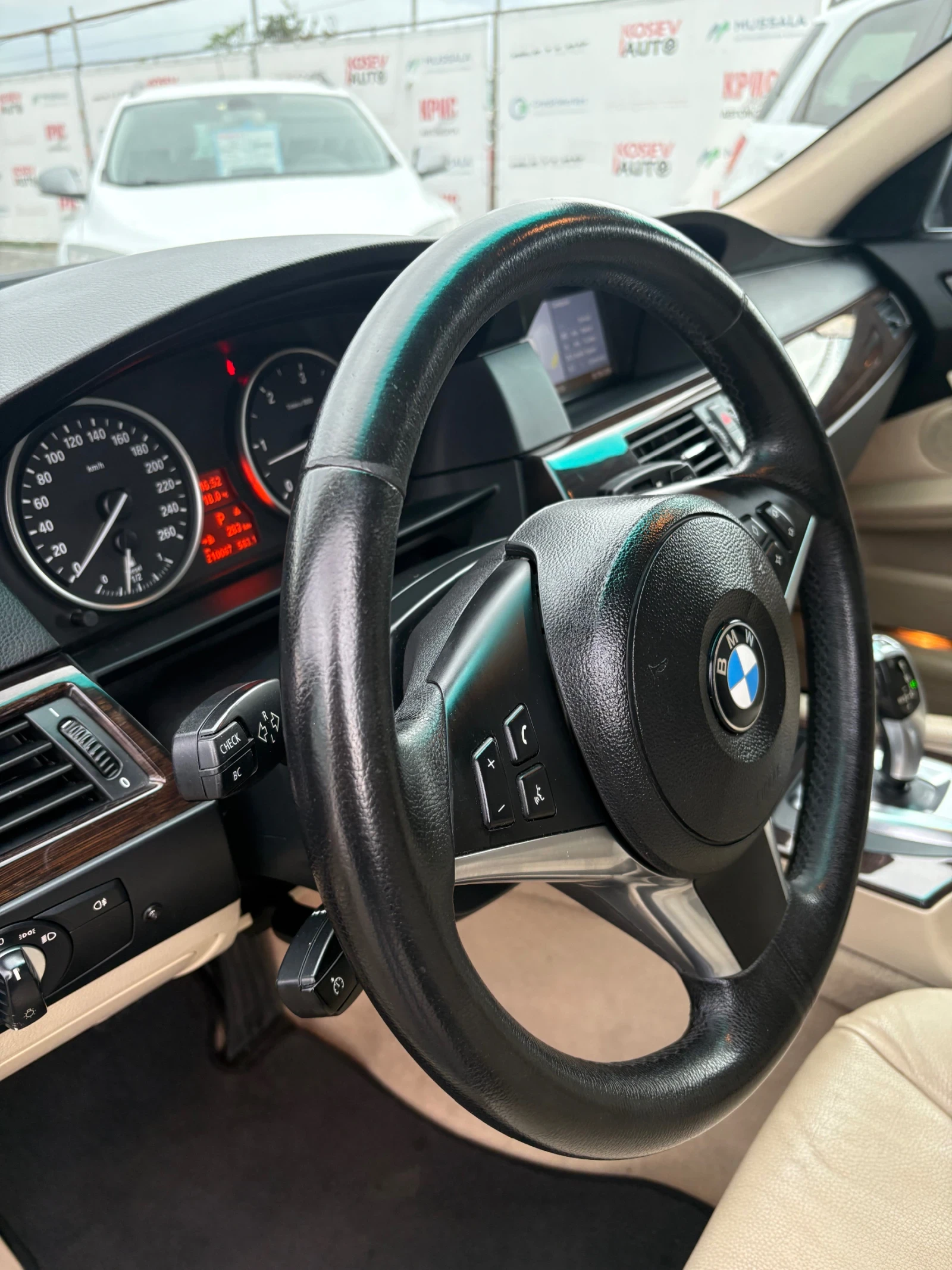 BMW 530, снимка 14 - Автомобили и джипове - 56577029