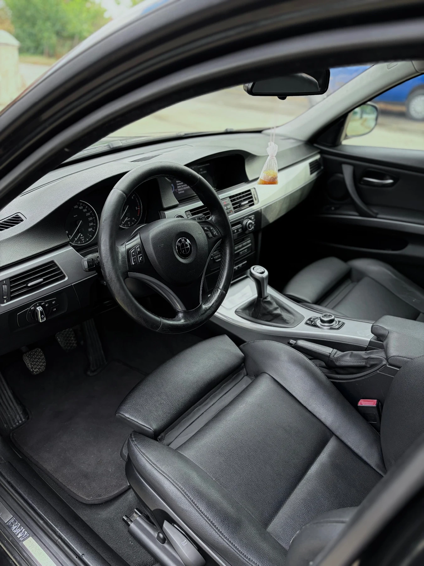 BMW 320 Xd 2010 Facelift, снимка 8 - Автомобили и джипове - 56628463