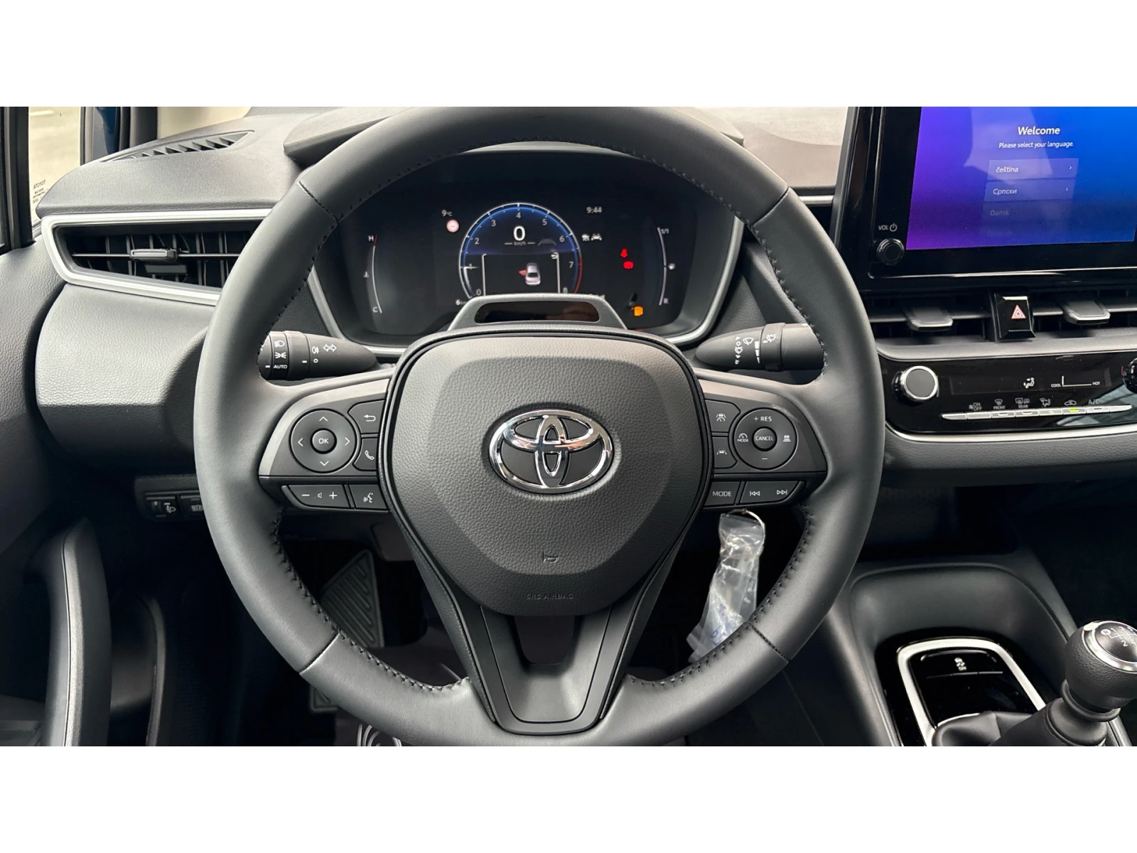 Toyota Corolla SEDAN 1.5 6MT 123�.�, ������� ������ �� 108   | Mobile.bg � ����������� 12