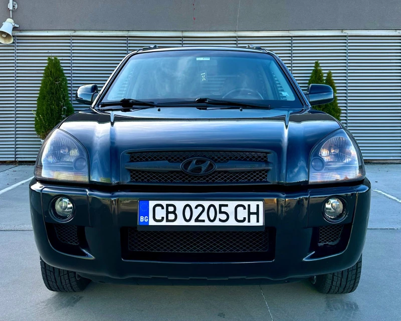 Hyundai Tucson 2.0 CRDI * 4WD * КОЖА * ПОДГРЕВ * 140кс, снимка 2 - Автомобили и джипове - 47396086