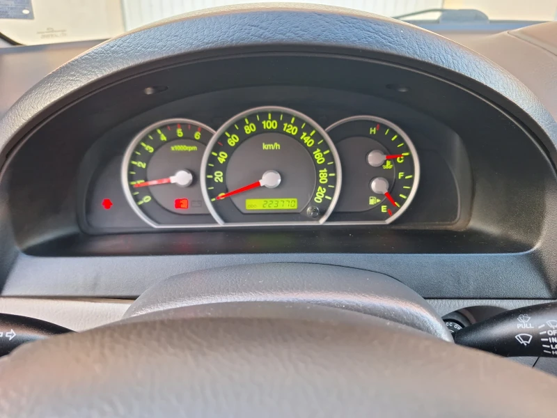 Kia Sorento 2.5 CRDI, снимка 9 - Автомобили и джипове - 48701290