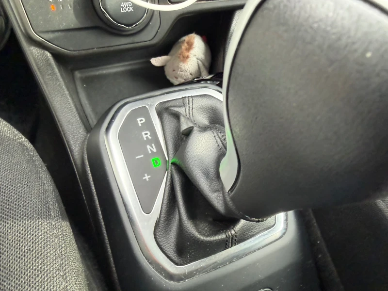 Jeep Renegade, снимка 13 - Автомобили и джипове - 52575567