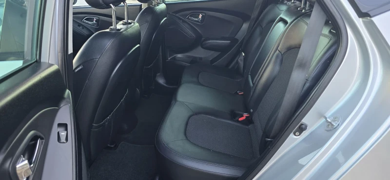 Hyundai IX35 2.0 163к.с.ЛИЗИНГ/БЕНЗИН/АВТОМАТ, снимка 9 - Автомобили и джипове - 52694392
