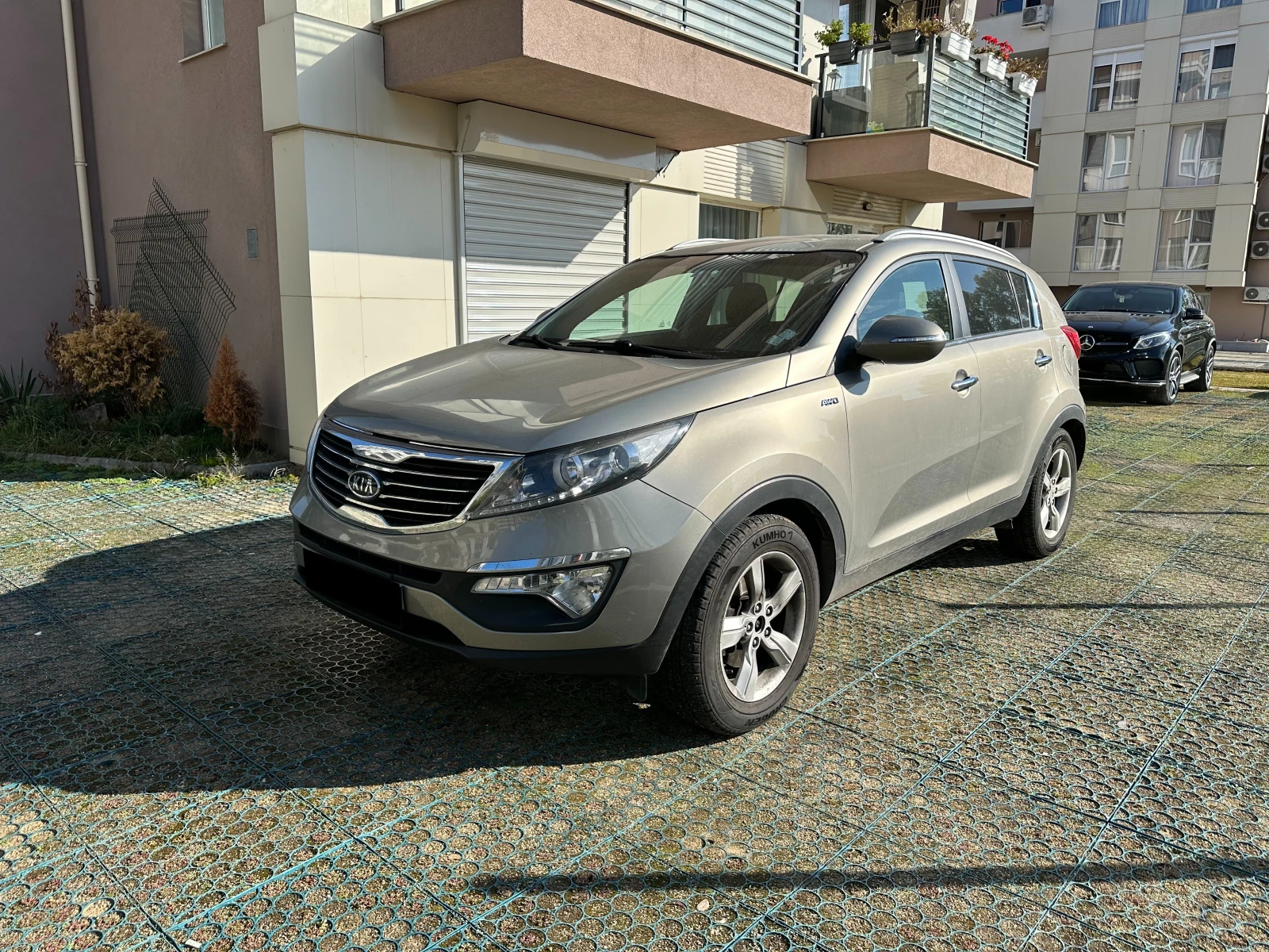 Kia Sportage 2.0 CRDI/ 4X4/ NAVI/ CAMERA/ KEYLESS/ CAR PLAY/   - изображение 3