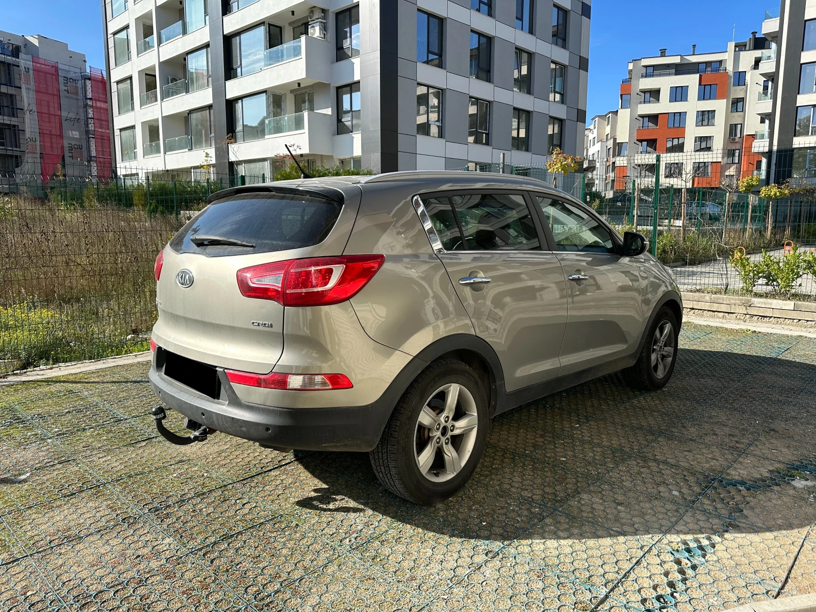 Kia Sportage 2.0 CRDI/ 4X4/ NAVI/ CAMERA/ KEYLESS/ CAR PLAY/   - изображение 6