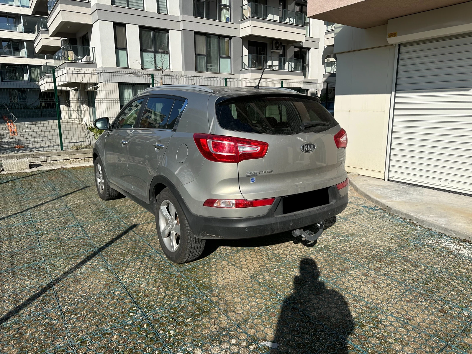 Kia Sportage 2.0 CRDI/ 4X4/ NAVI/ CAMERA/ KEYLESS/ CAR PLAY/   - изображение 4