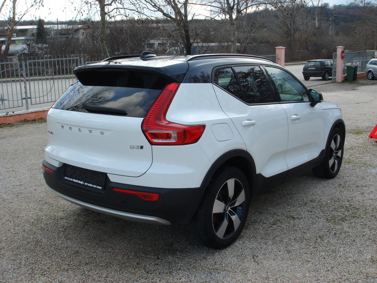 Volvo XC40 2.0D 4X4 AVTOMAT EURO 6D - изображение 5