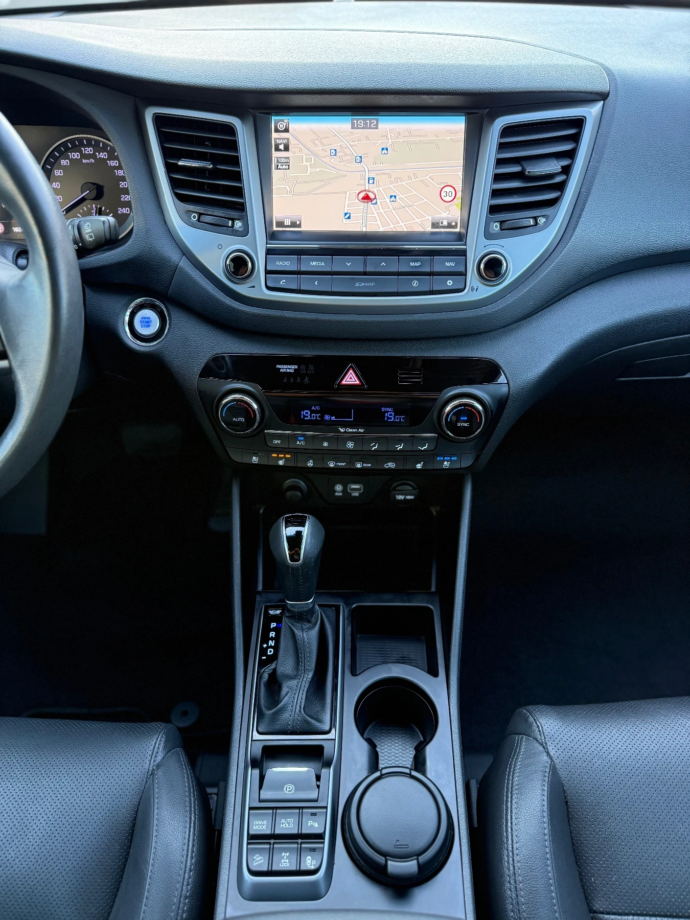 Hyundai Tucson 2.0 CRDI 4WD VERTEX Внос Швейцария - изображение 10