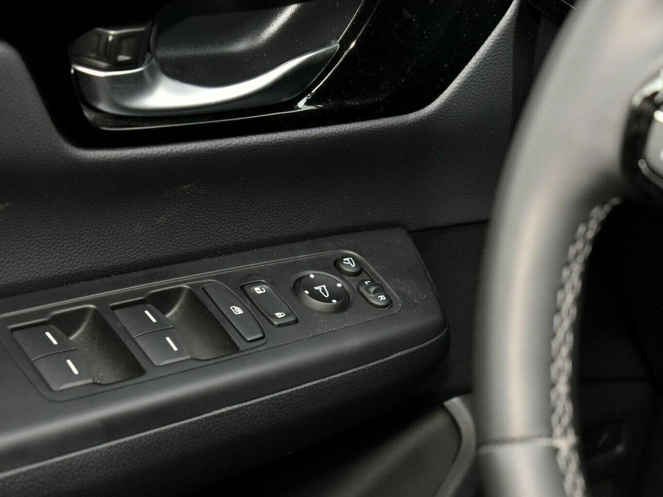 Honda Cr-v ELEGANCE* AWD* LEDER* PANO* DISTR* CAM*  - изображение 3