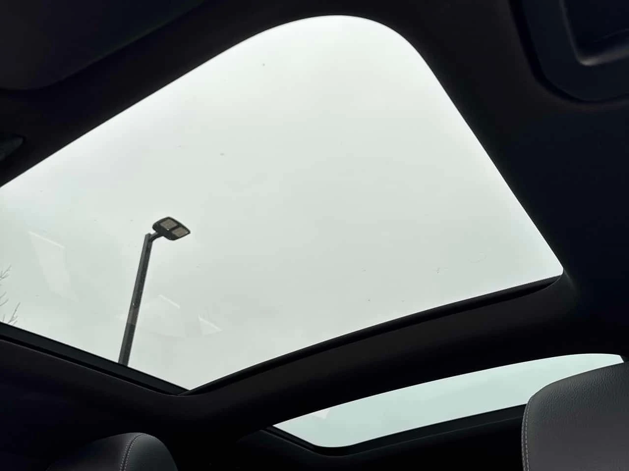 Mercedes-Benz GLC 300 * 4MATIC * CARFAX * ПАНОРАМА * 360 * KEYLESS, снимка 13 - Автомобили и джипове - 54079238