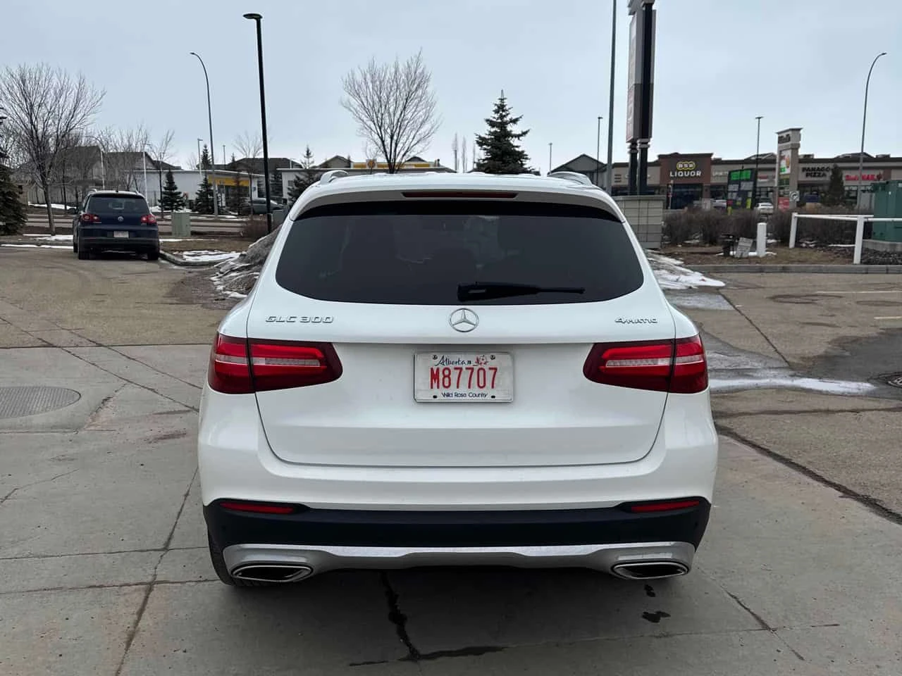 Mercedes-Benz GLC 300 * 4MATIC * CARFAX * ПАНОРАМА * 360 * KEYLESS, снимка 4 - Автомобили и джипове - 54079238