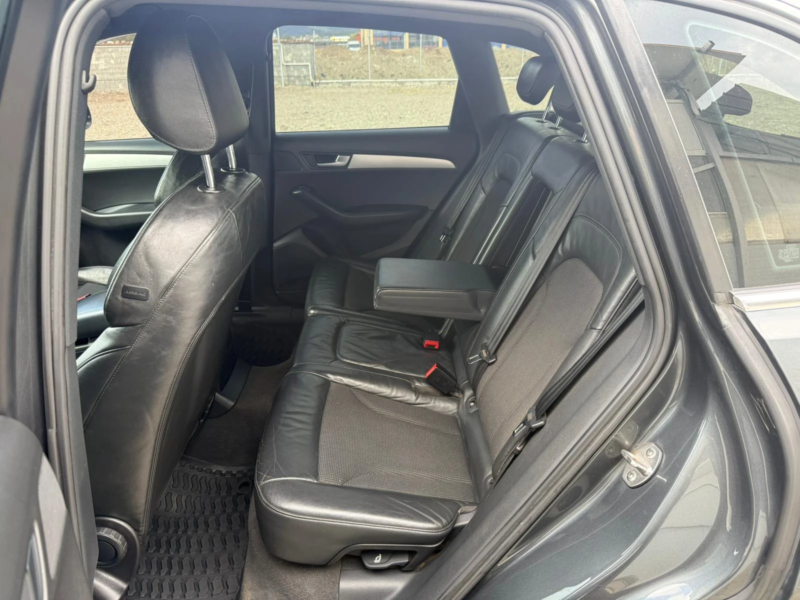 Audi Q5 2.0 TDI S-line/Quattro/Навигация/Led/Лизинг, снимка 10 - Автомобили и джипове - 54234921