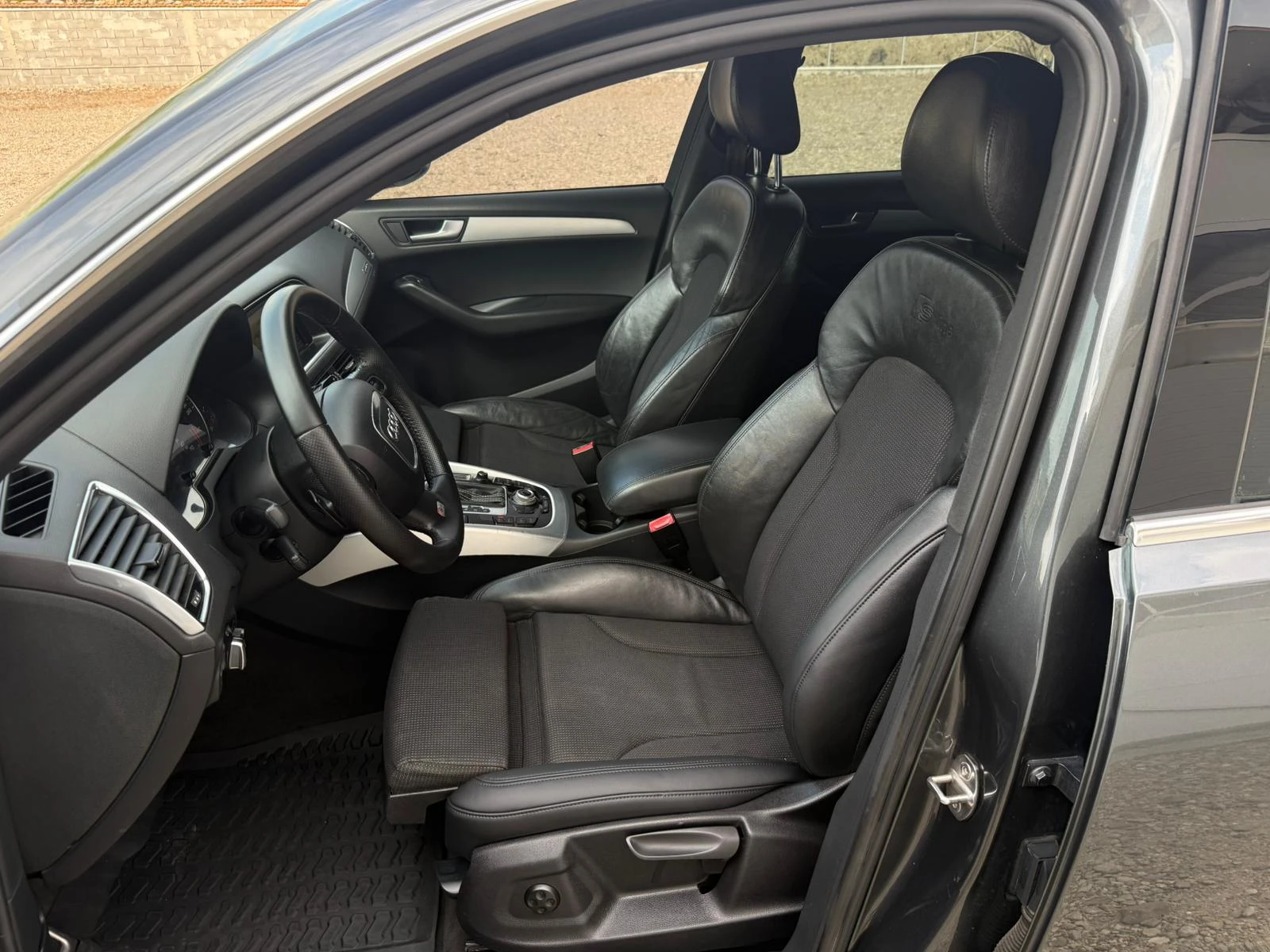 Audi Q5 2.0 TDI S-line/Quattro/Навигация/Led/Лизинг, снимка 9 - Автомобили и джипове - 54234921