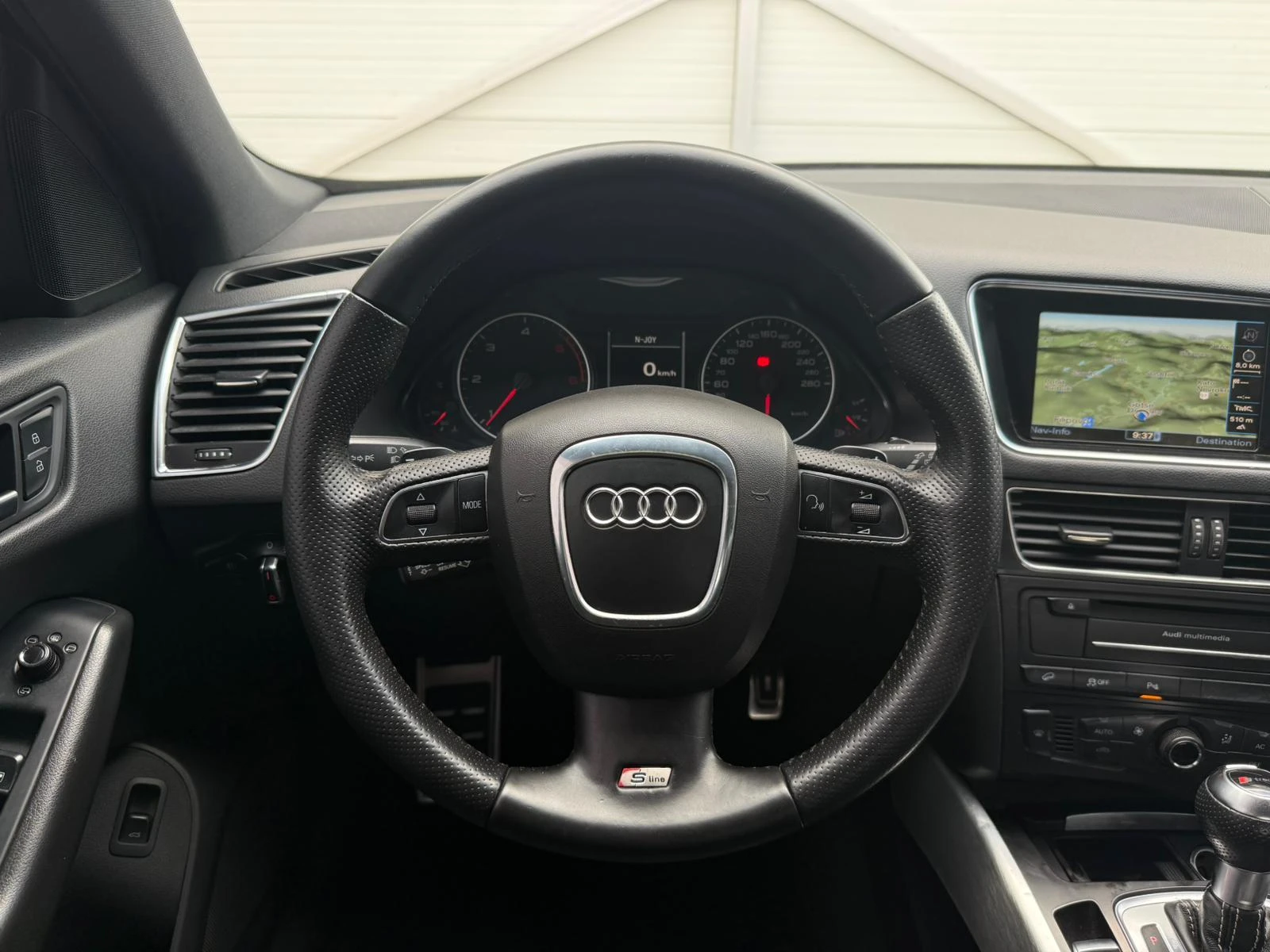 Audi Q5 2.0 TDI S-line/Quattro/Навигация/Led/Лизинг, снимка 12 - Автомобили и джипове - 54234921