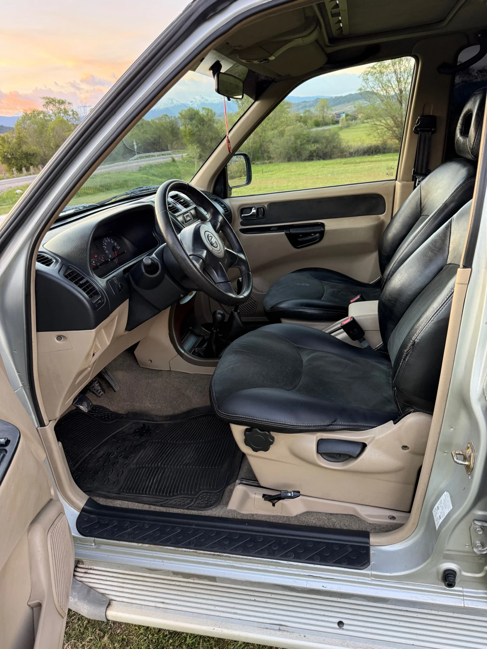 Nissan Terrano Топ Състояни, снимка 6 - Автомобили и джипове - 54455459