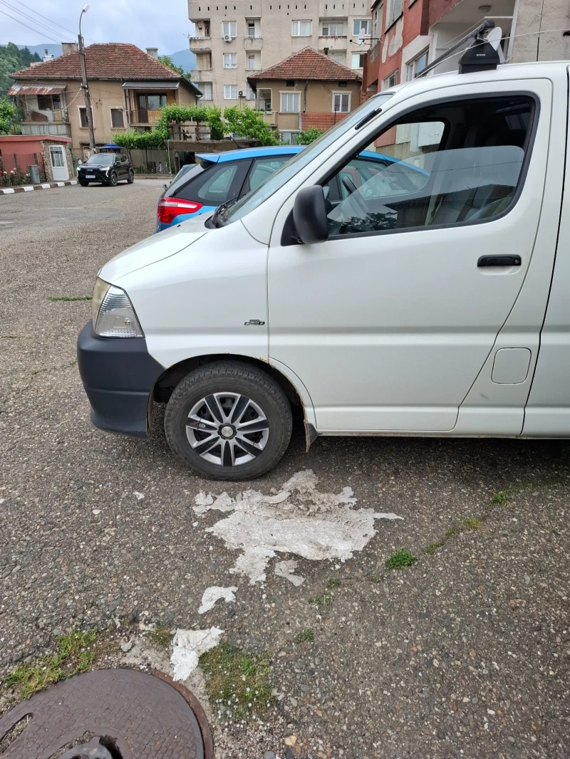 Toyota Hiace, снимка 2 - Бусове и автобуси - 52569928