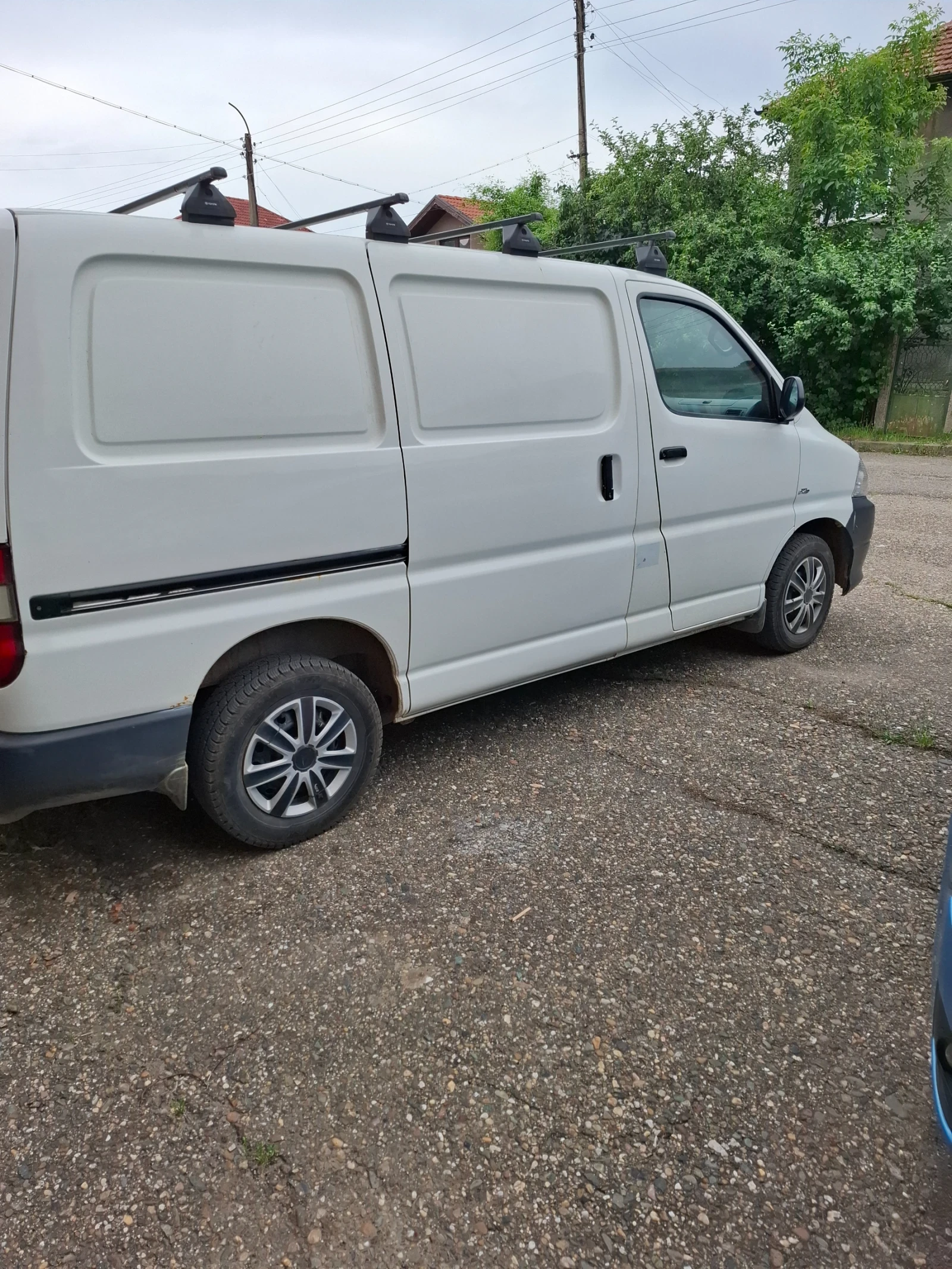 Toyota Hiace  - изображение 3