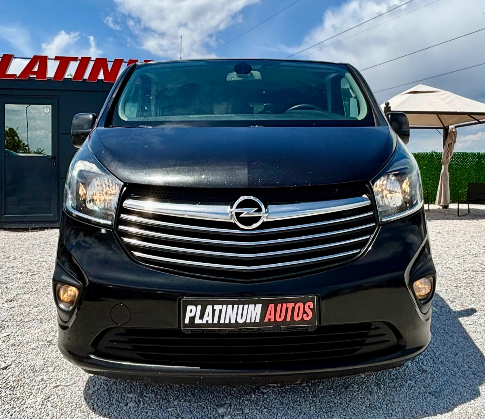 Opel Vivaro 1.6D/ПОДГРЕВ/NAVITOUCH/TOP, снимка 3 - Бусове и автобуси - 54544568