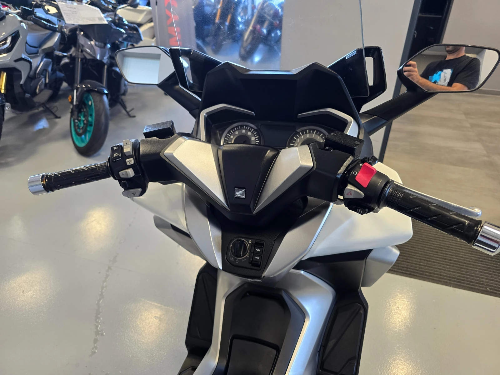 Honda Forza 300ie, ABS-TCS, 2019г., снимка 9 - Мотоциклети и мототехника - 56001848