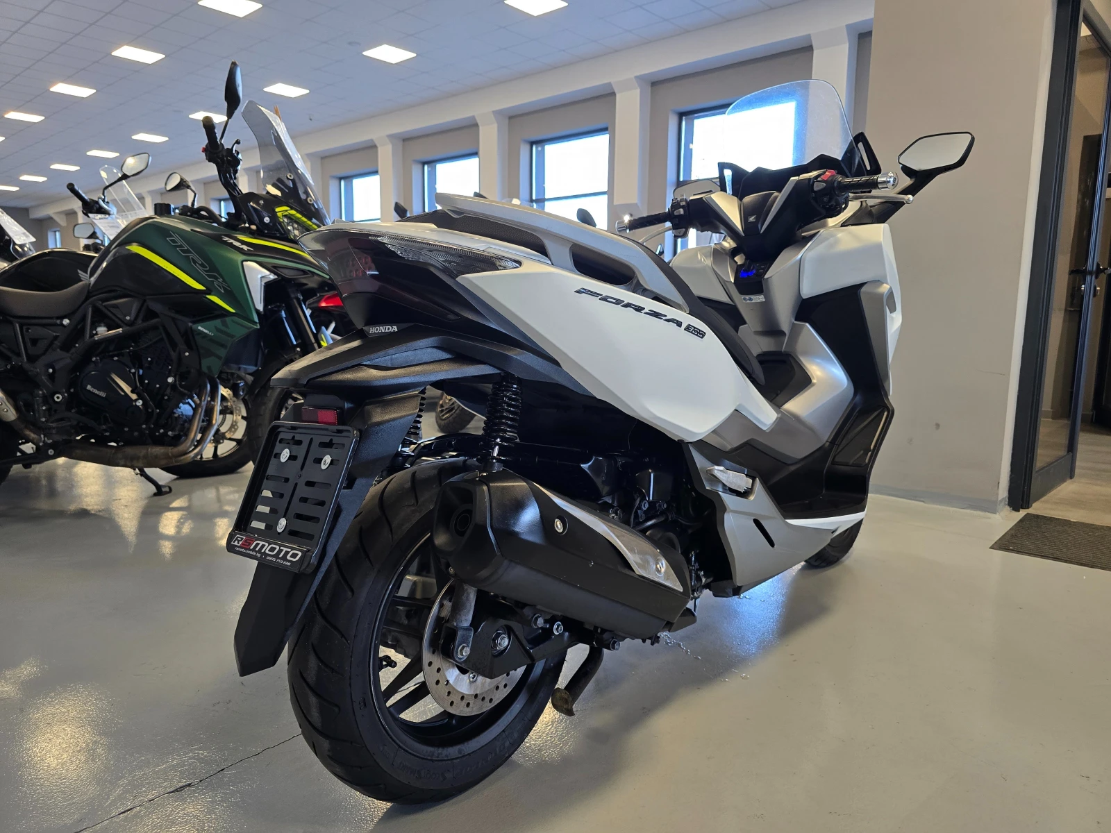 Honda Forza 300ie, ABS-TCS, 2019г., снимка 4 - Мотоциклети и мототехника - 56001848