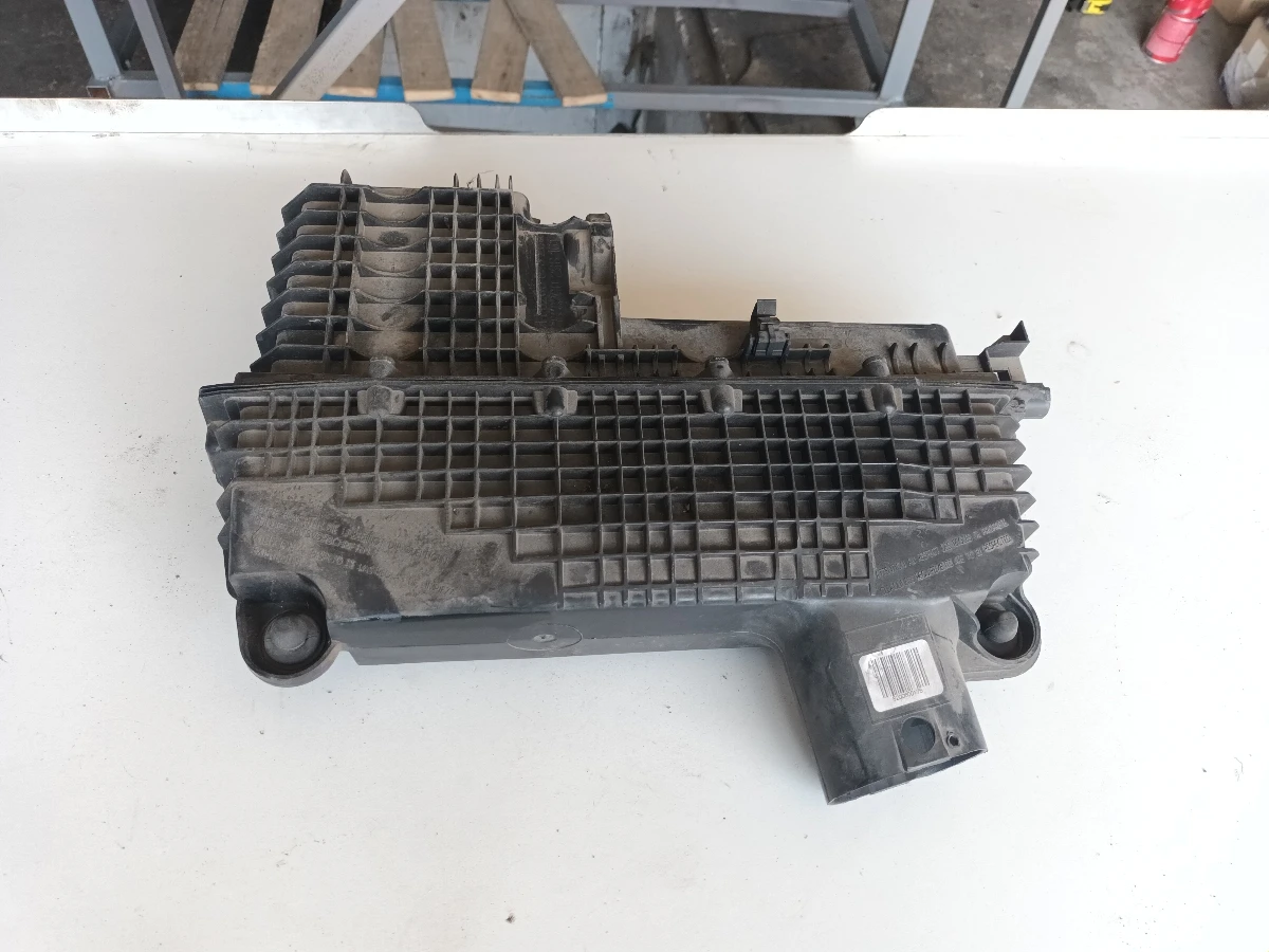 кутия въздушен филтър Дачия Логан 1.5дци