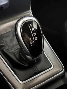 Volvo V40 Cross Country D3, 150HP, DIGITAL COCKPIT, ОБСЛУЖЕН - 16800 лв. - 68166375 | Car24.bg
