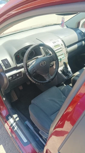 Toyota Corolla verso 1.8 VVT бензин/газ | Auto.bg — изображение 8