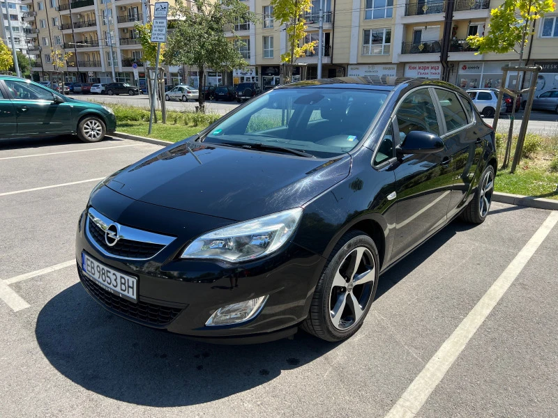 Opel Astra, снимка 1 - Автомобили и джипове - 46733694