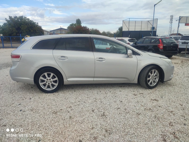 Toyota Avensis, снимка 5 - Автомобили и джипове - 47318410