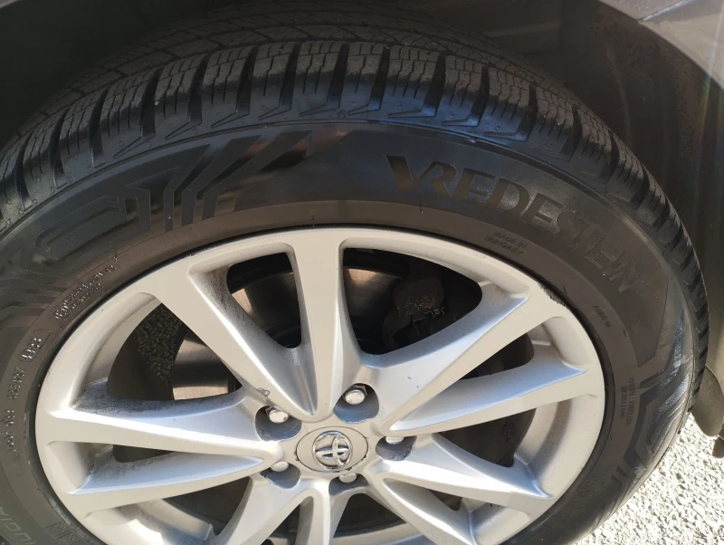 Toyota Avensis 1.8 147, снимка 14 - Автомобили и джипове - 53189158