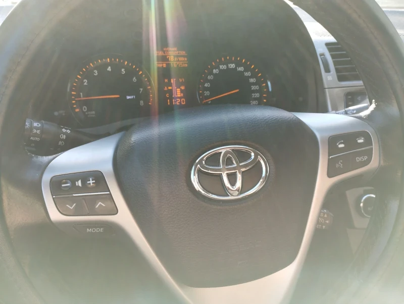 Toyota Avensis 1.8 147, снимка 13 - Автомобили и джипове - 53189158
