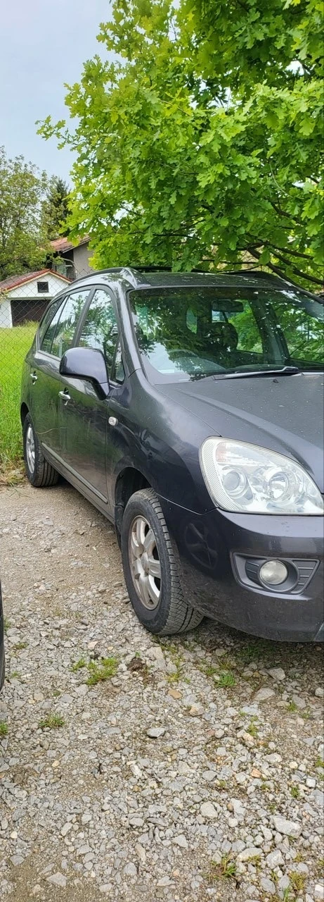 Kia Carens Без двигател, снимка 8 - Автомобили и джипове - 47392609