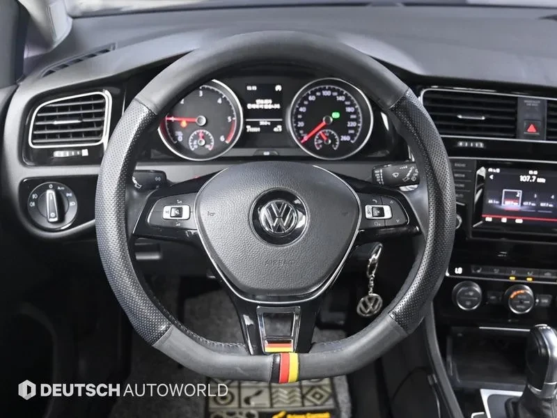 VW Golf 2.0 TDI, снимка 13 - Автомобили и джипове - 54300696