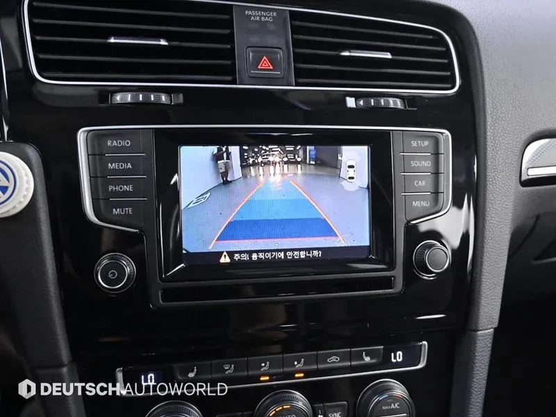 VW Golf 2.0 TDI, снимка 15 - Автомобили и джипове - 54300696