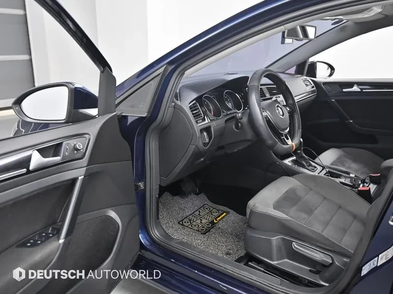 VW Golf 2.0 TDI, снимка 11 - Автомобили и джипове - 54300696