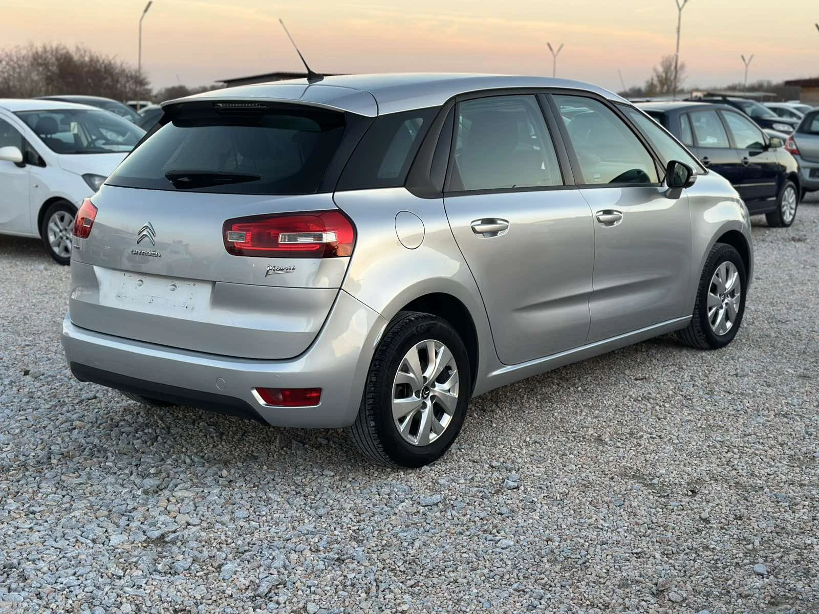 Citroen C4 Picasso 1, 6BlueHDI 120KS - изображение 4