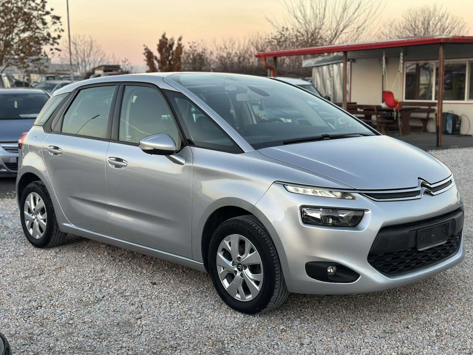 Citroen C4 Picasso 1, 6BlueHDI 120KS - изображение 3