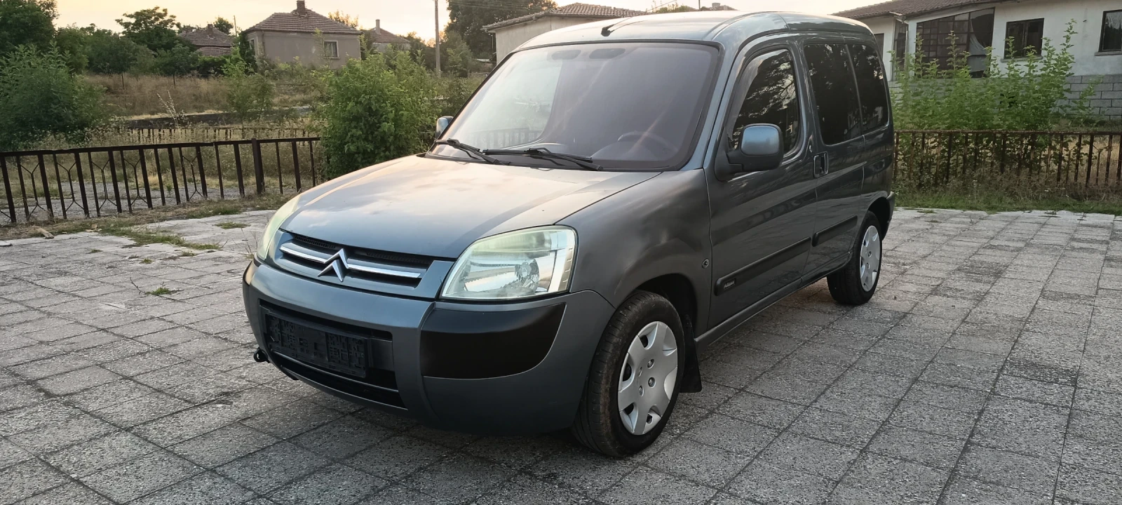 Citroen Berlingo 1.6HDI Klimatik - изображение 8