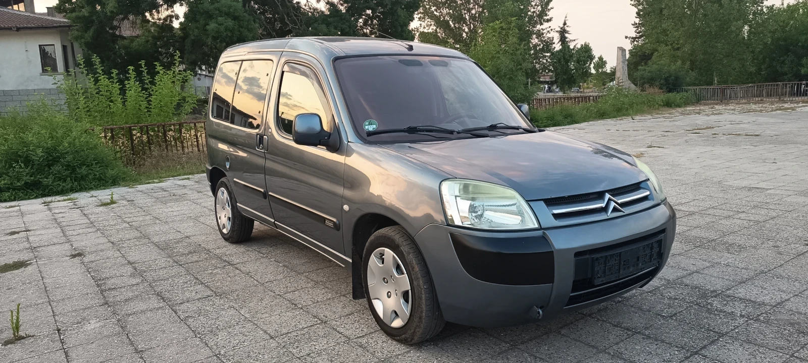 Citroen Berlingo 1.6HDI Klimatik - изображение 9