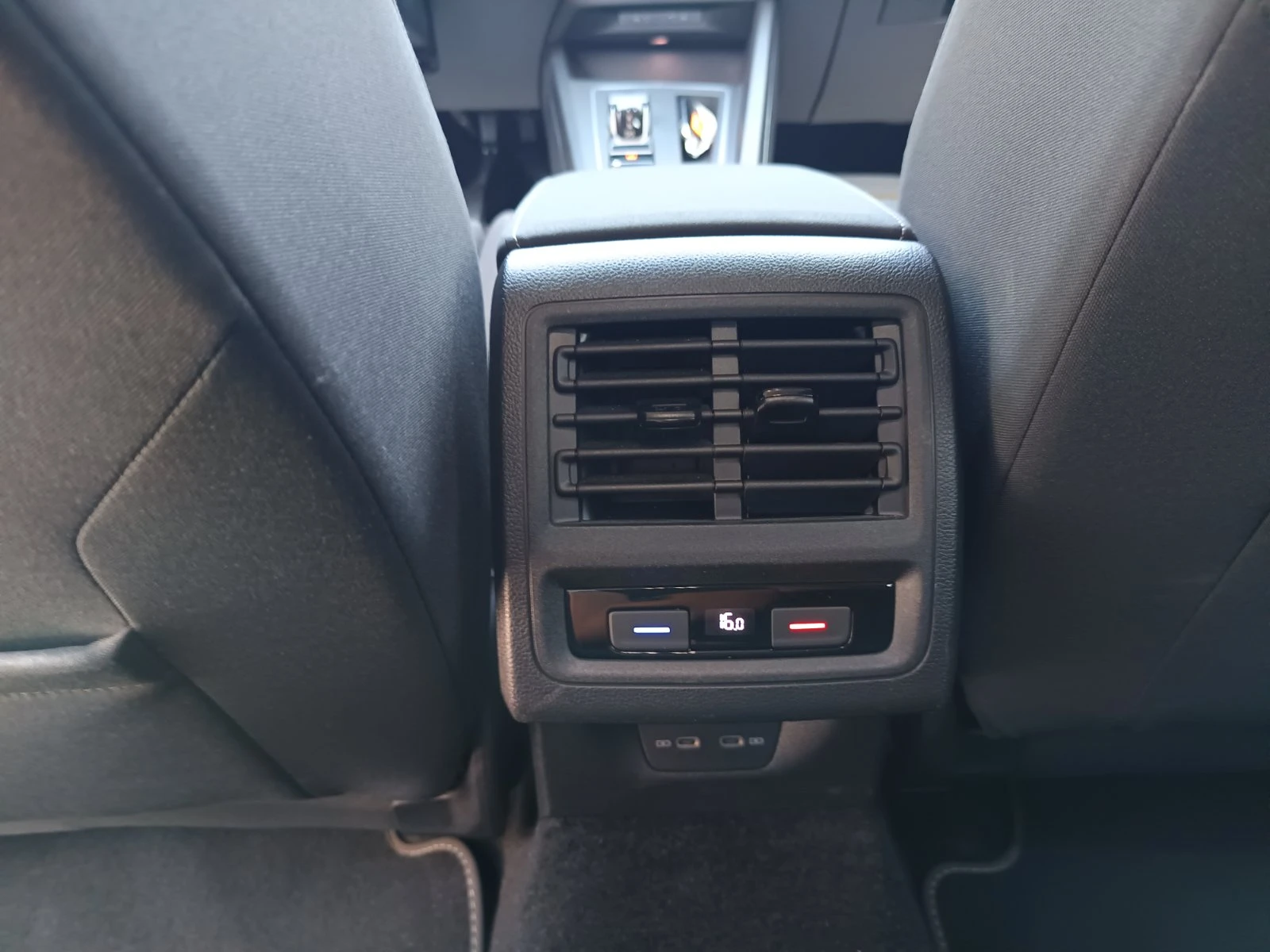 VW Golf VIII 2.0 TDI 150 .. DSG/ | Mobile.bg   12