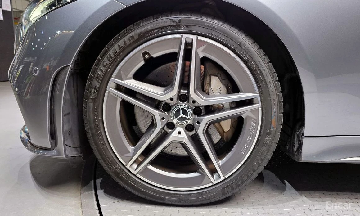 Mercedes-Benz CLS 300  - изображение 5