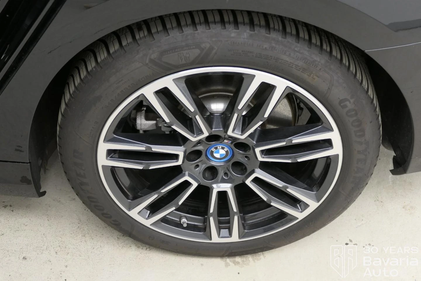 BMW i5 40 xDrive M Sport Paket Automatic | Mobile.bg   14