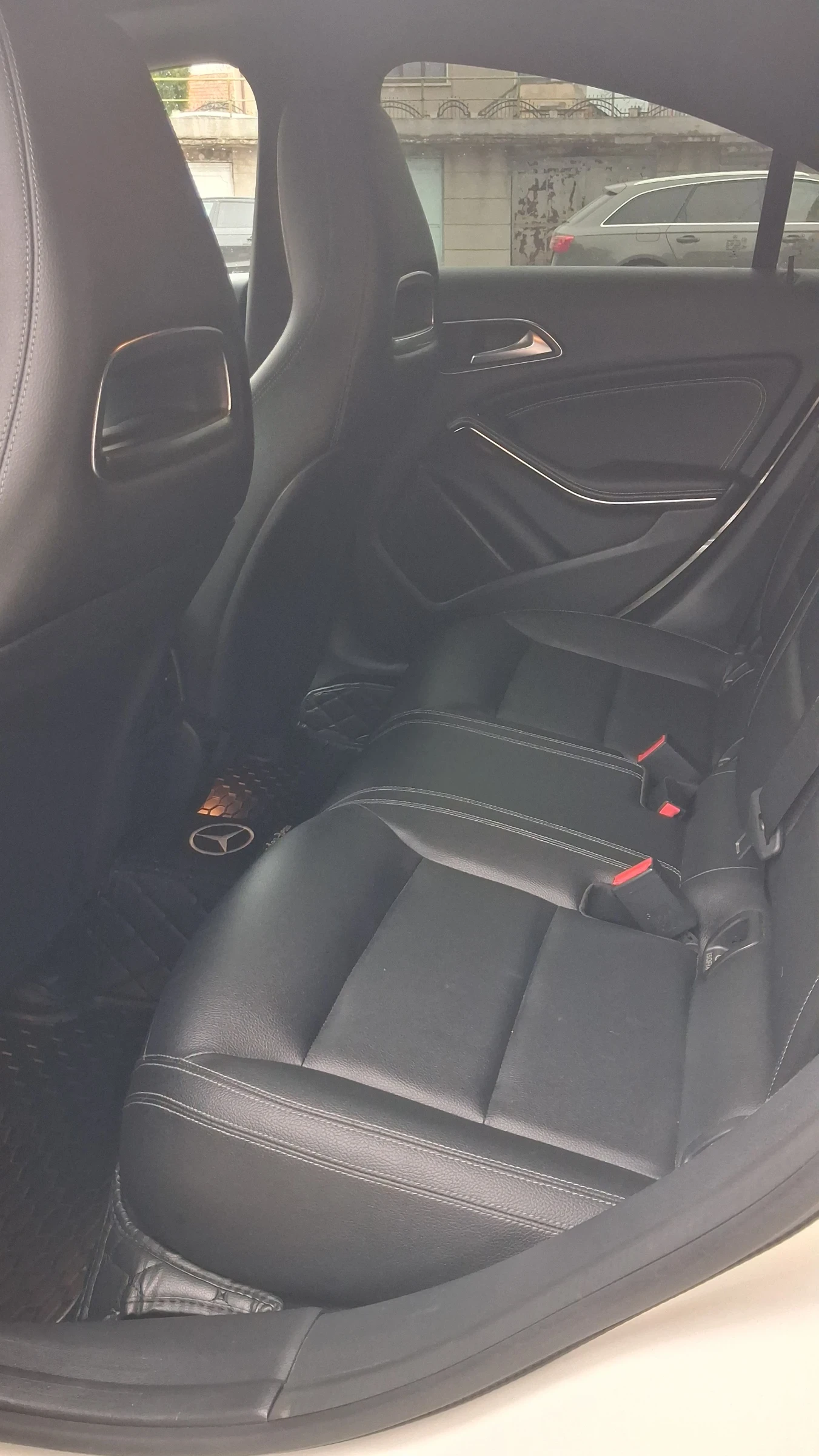 Mercedes-Benz CLA 250, снимка 12 - Автомобили и джипове - 52871004