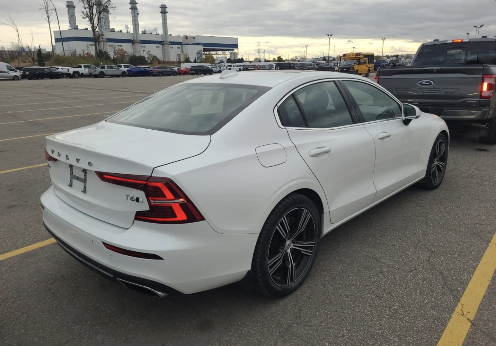 Volvo S60 INSCRIPTION - изображение 3
