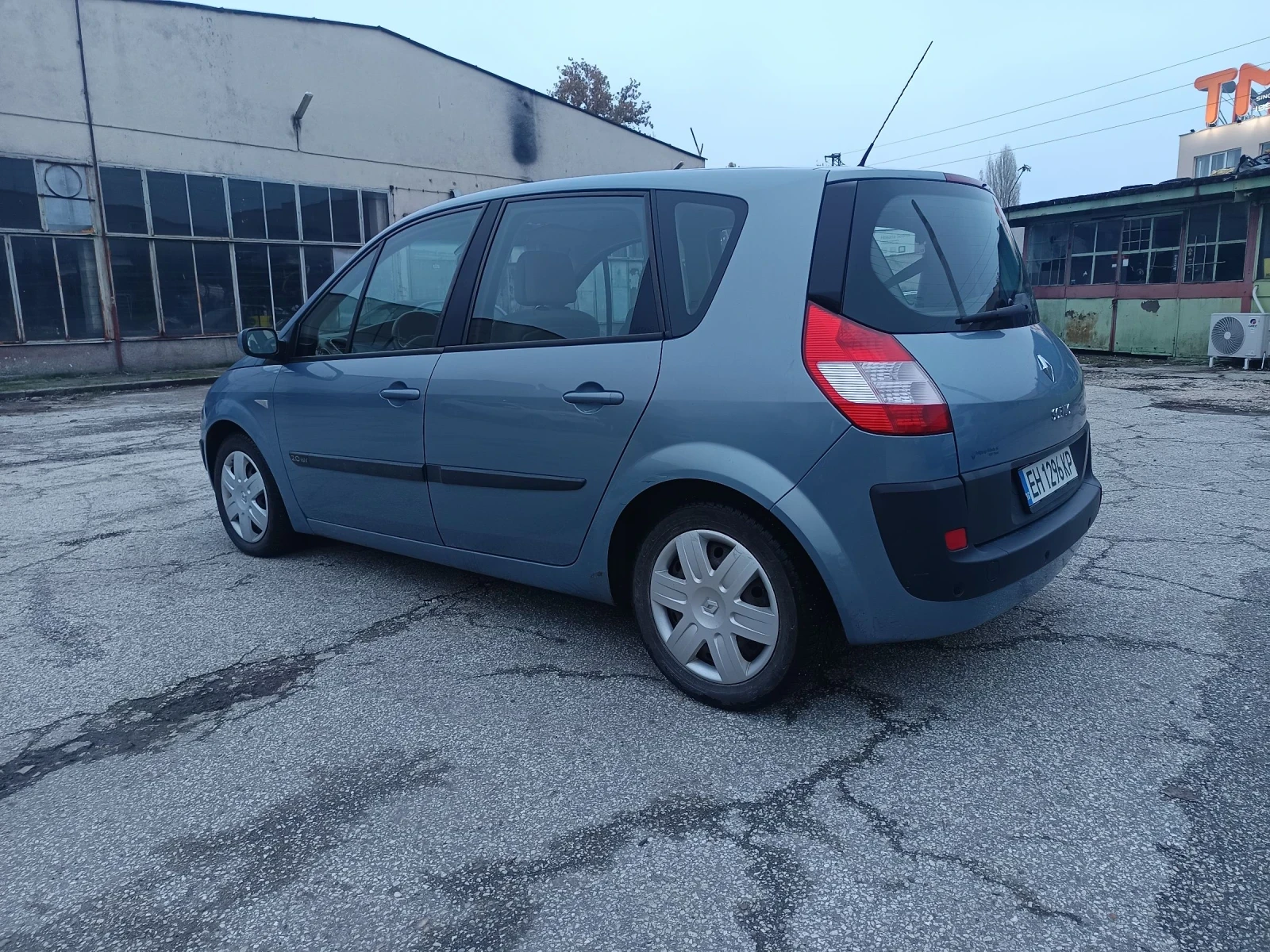 Renault Scenic 2.0 16v 136кс - изображение 5