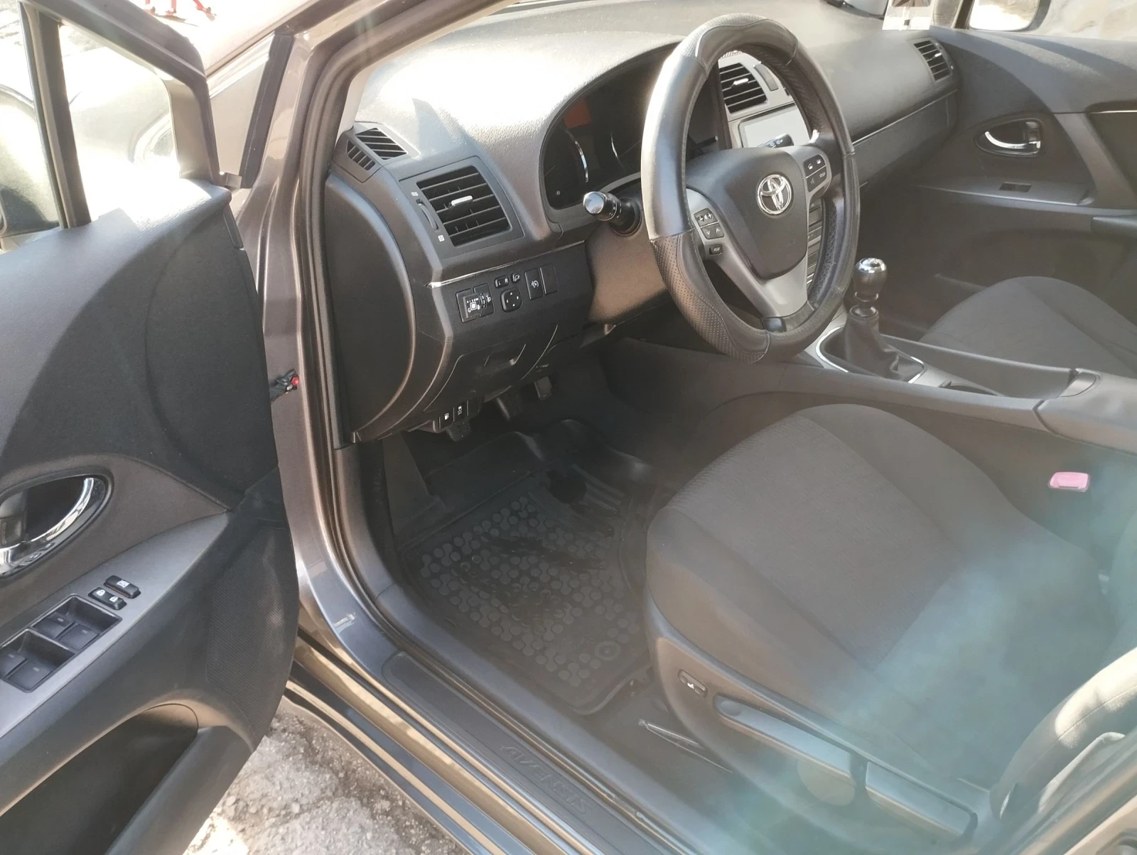 Toyota Avensis 1.8 147 - изображение 6