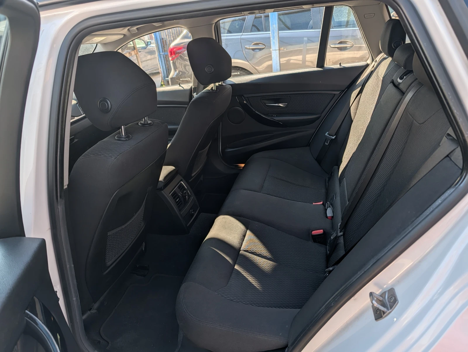 BMW 318 Facelift - изображение 9