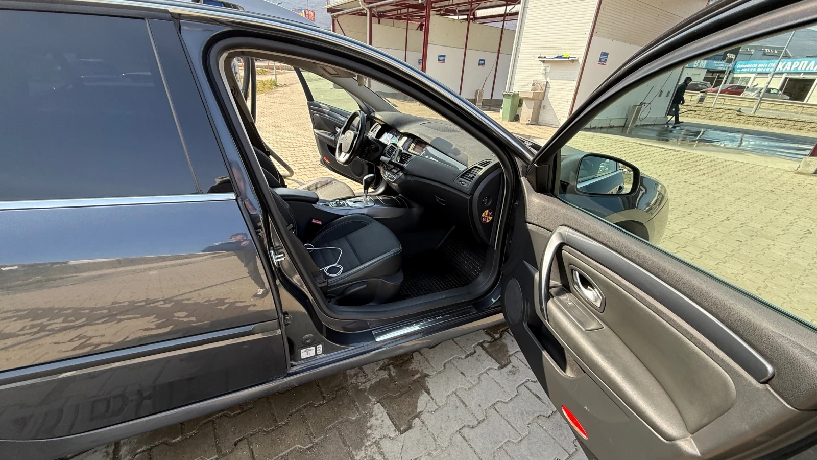 Renault Laguna 4control 2.0 DCI, снимка 10 - Автомобили и джипове - 53874203