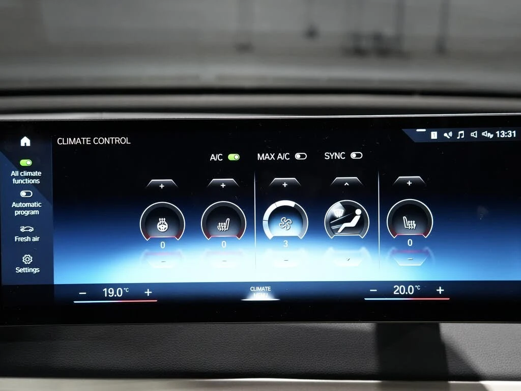 BMW iX xDrive* АвтоКредит* (ЦЕНА ДО БГ), снимка 15 - Автомобили и джипове - 54031172